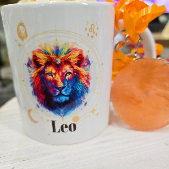 Leo Zodiac Candle Gift Set ✦ Scented Mug Candle + Handmade Resin Keychain NWT - Picture 5 of 6